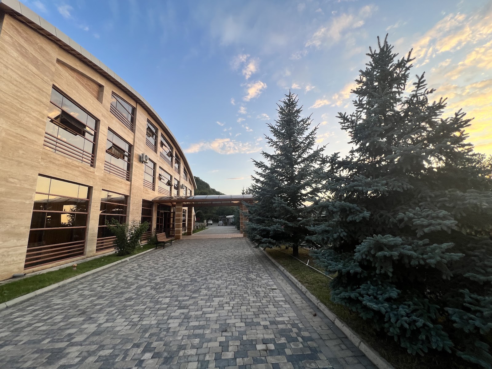 Ladera Resort Qusar 2