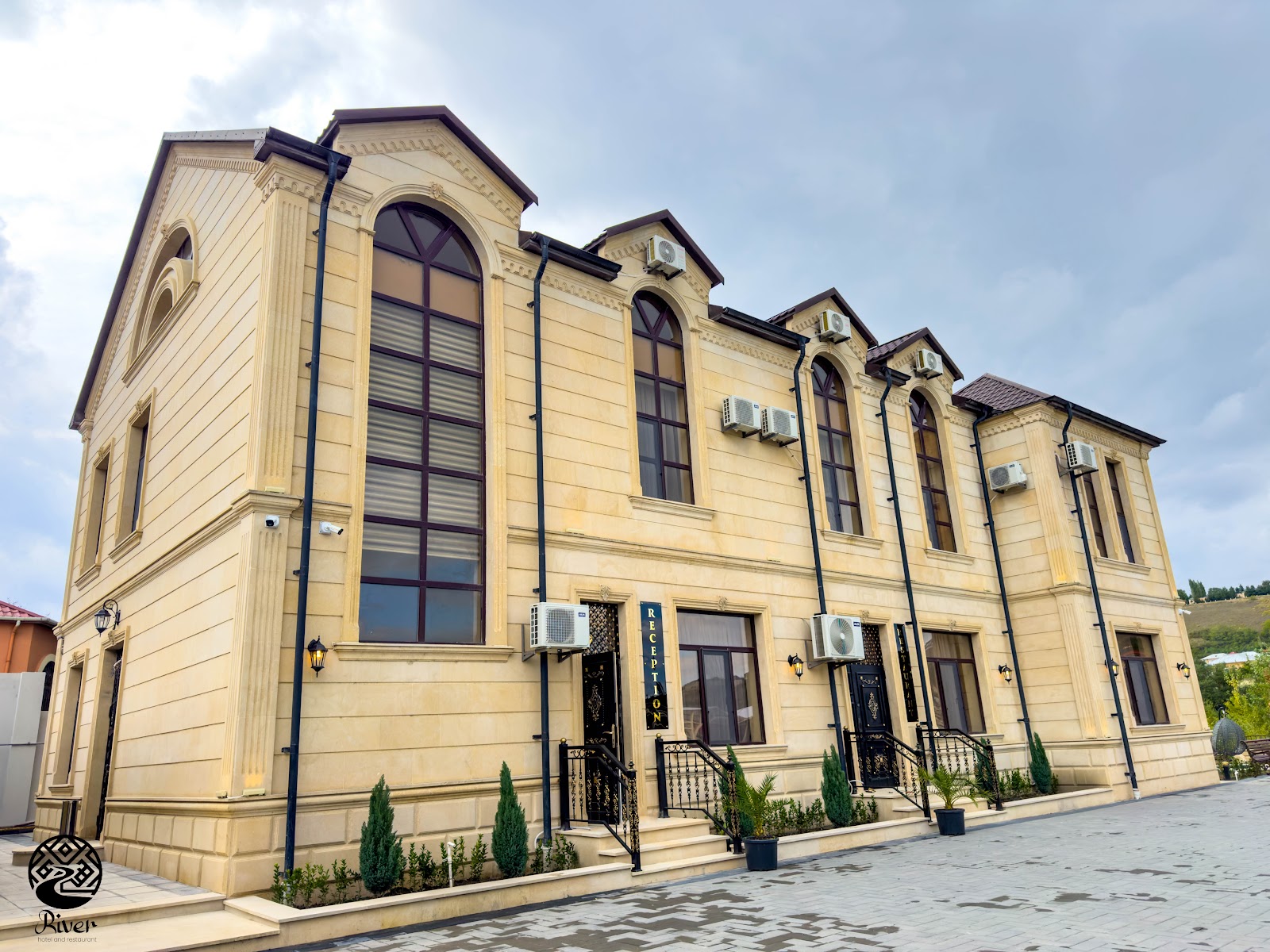 River Hotel Restaurant