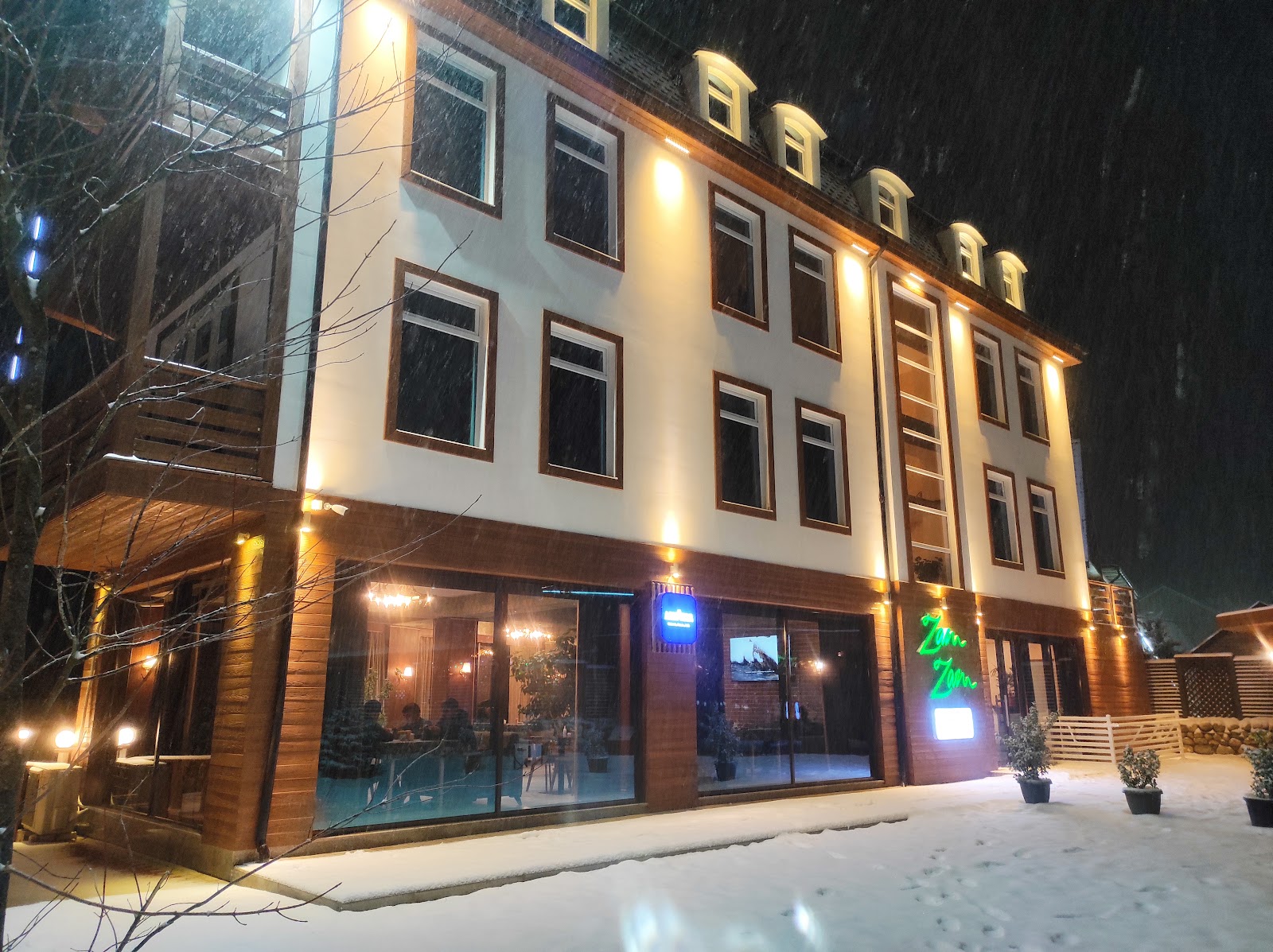 Zam Zam Restaurant & Hotel