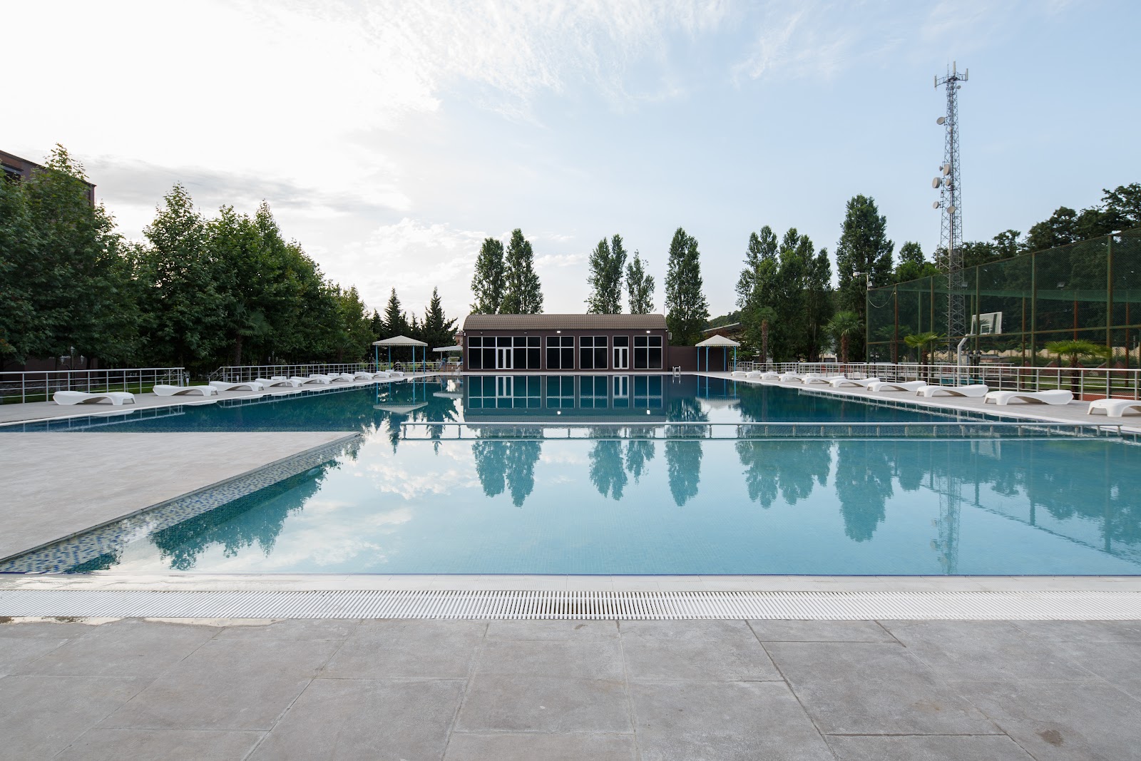 Mona Hotel & Cottages 2