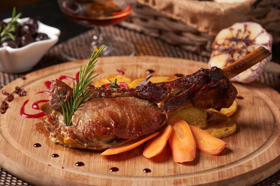 Güllü Restoran & Xüsusi Otaqlar 3
