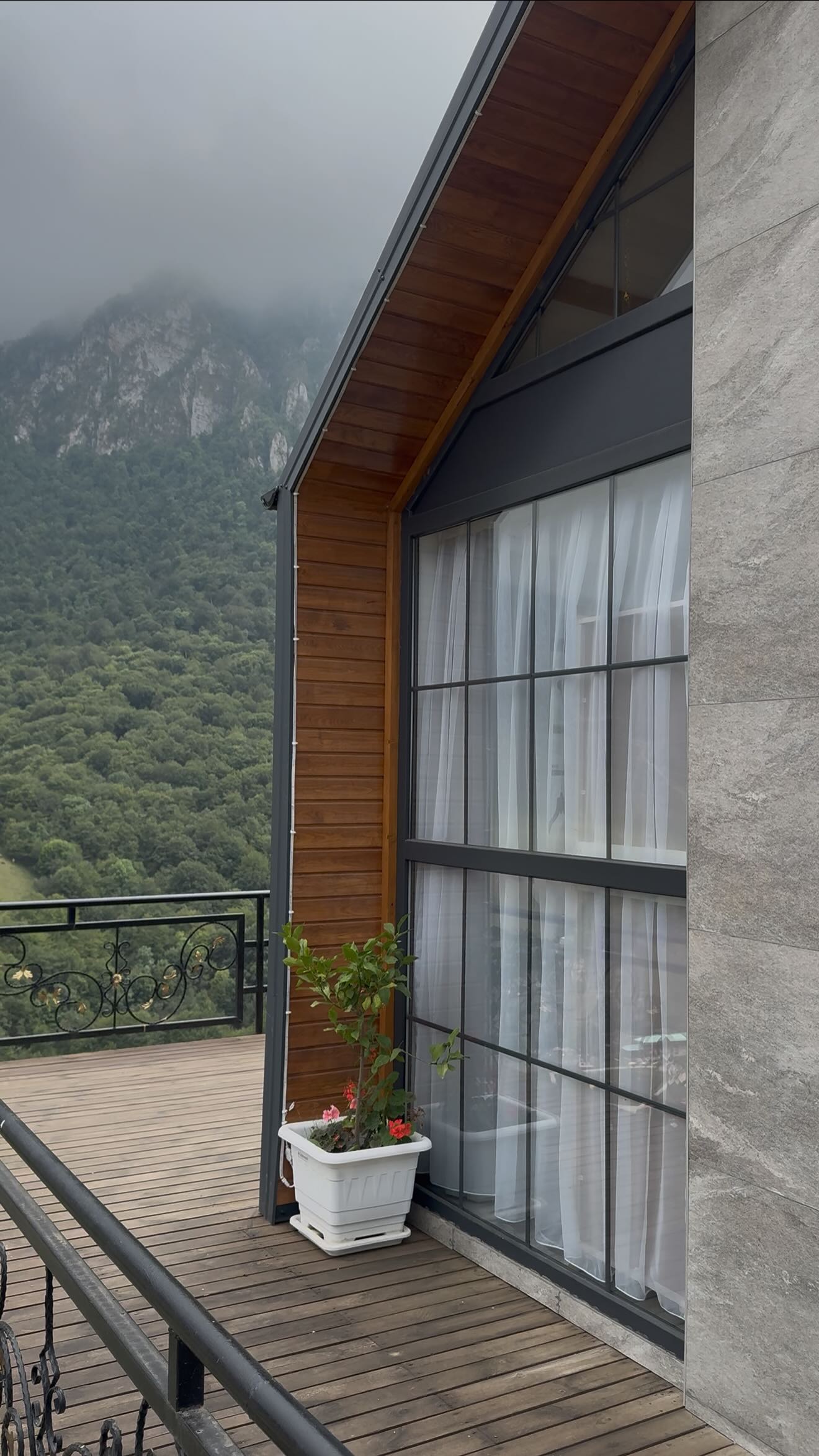 Panoramic Mountains Hotel 2