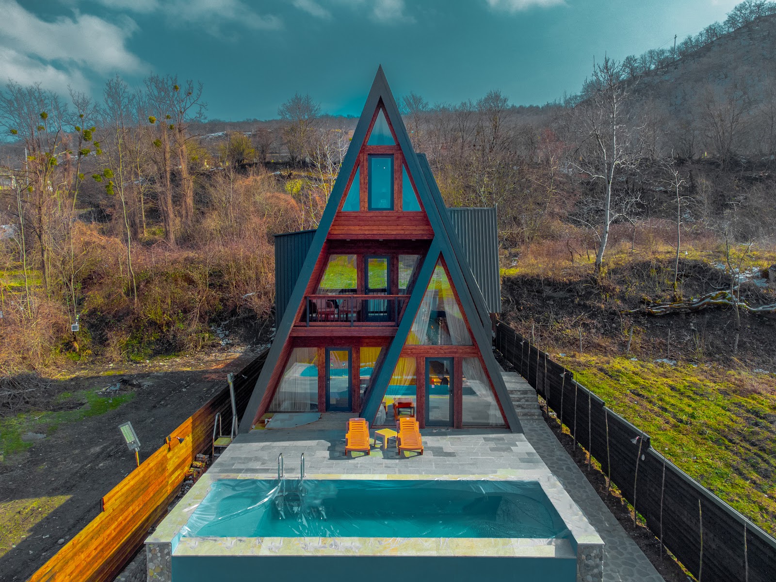 AAA Riverside House Qusar