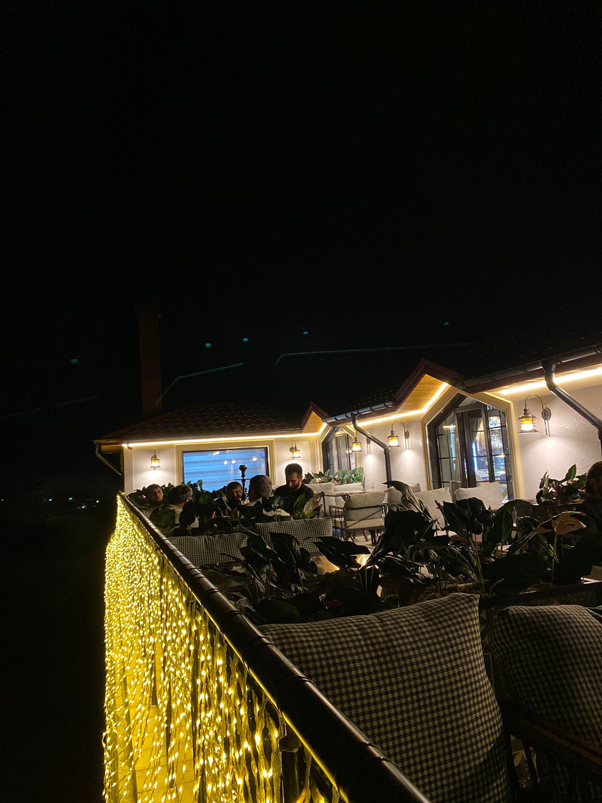 EZ Restoran & Motel 2