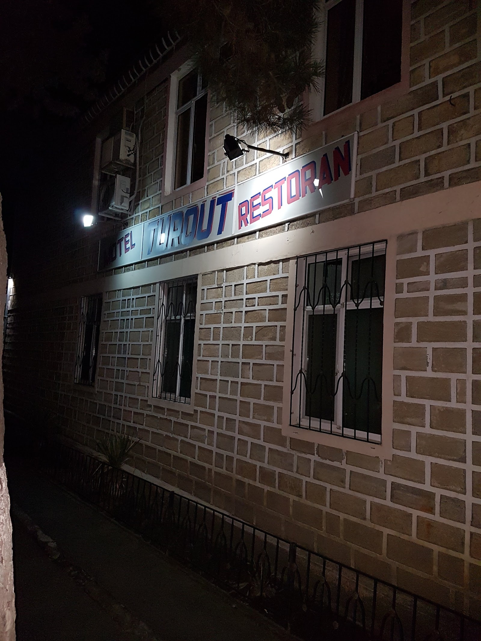 Turqut Motel & Restoran 5